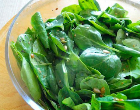 spinach salad with seeds